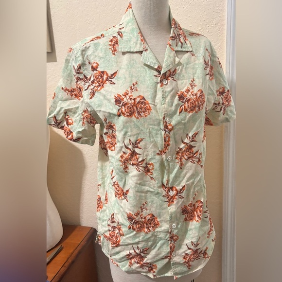 Original Use Button Up Green and Red Rose Design Men’s Size Small - Picture 1 of 3